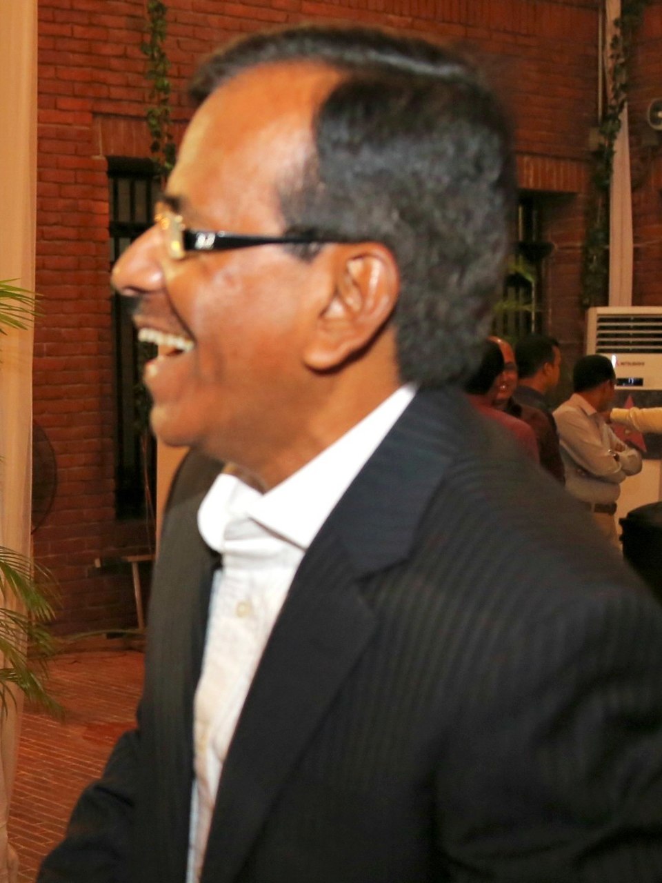 A K M Hanif