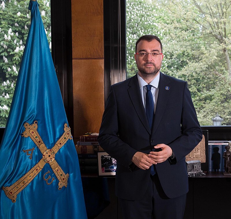 Adrián Barbón