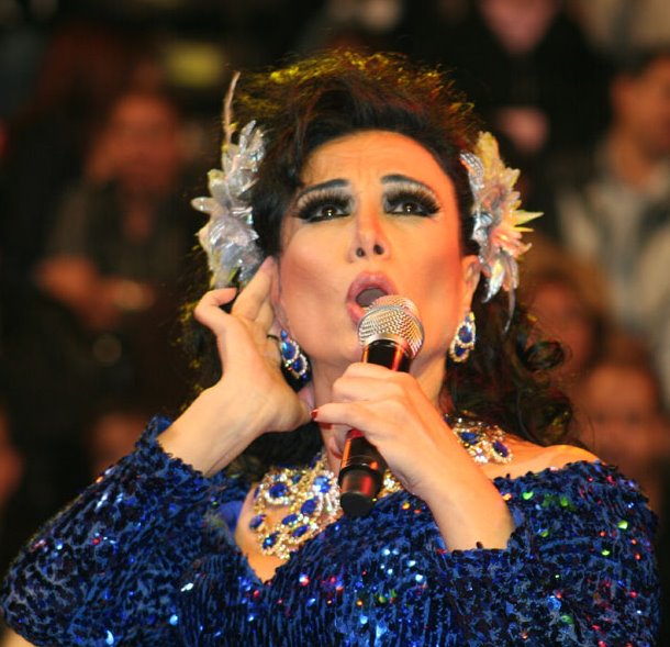 Adriana Flores