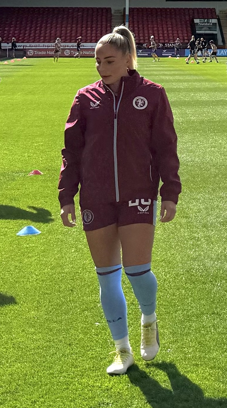 Adriana León