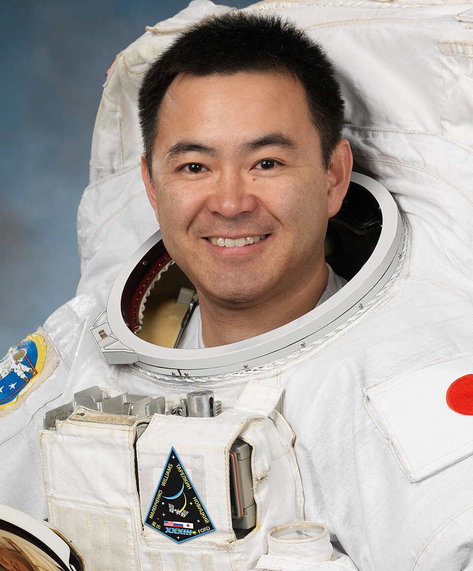 Aki Hoshide