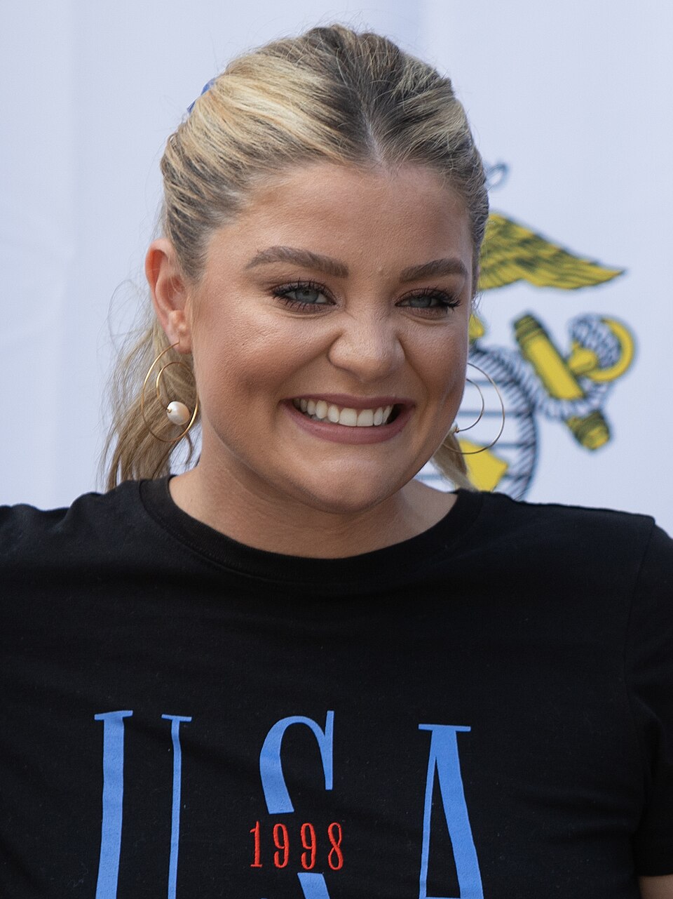 Alaina E Roberts