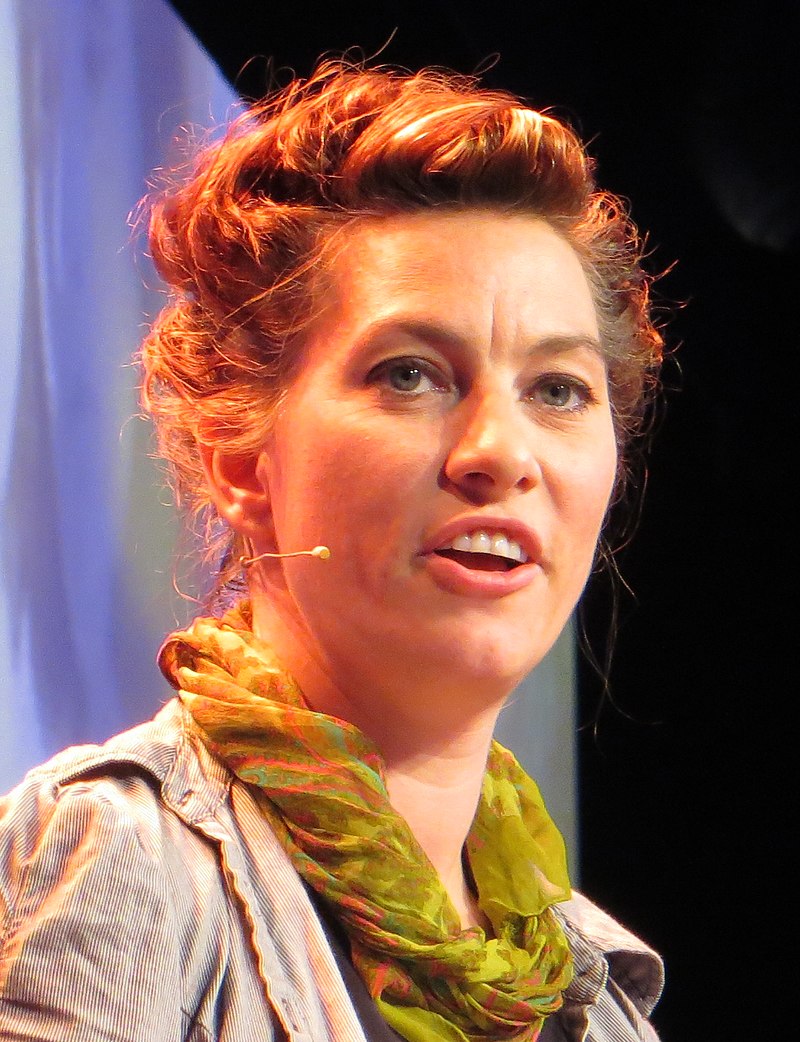 Amanda Lennon