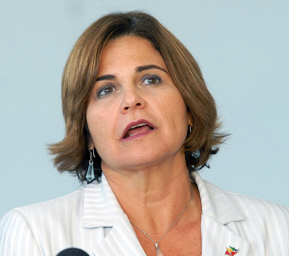 Ana Julia T.