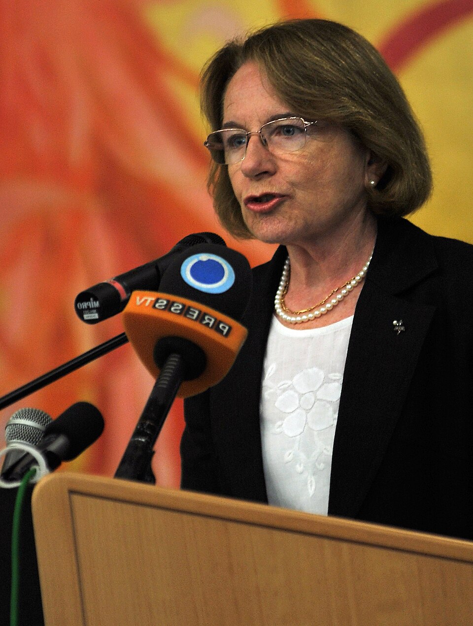 Ana María Cetto