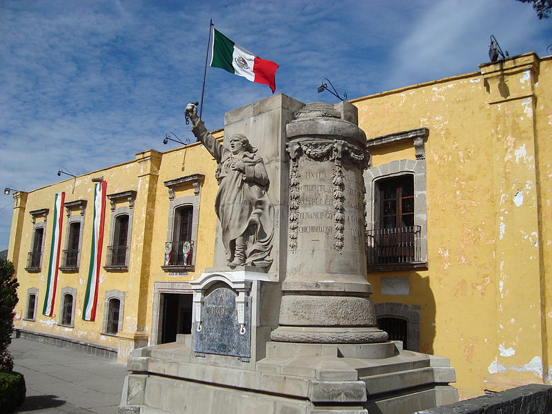 Azucena Cisneros
