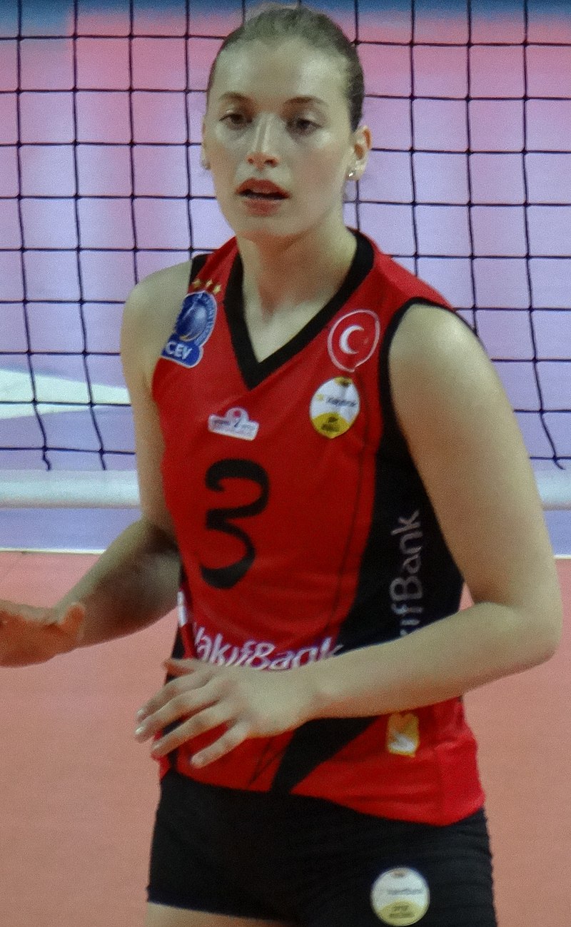 Cansu Özbay