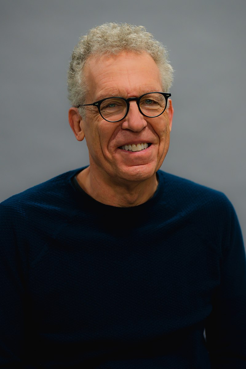 Carlton Cuse