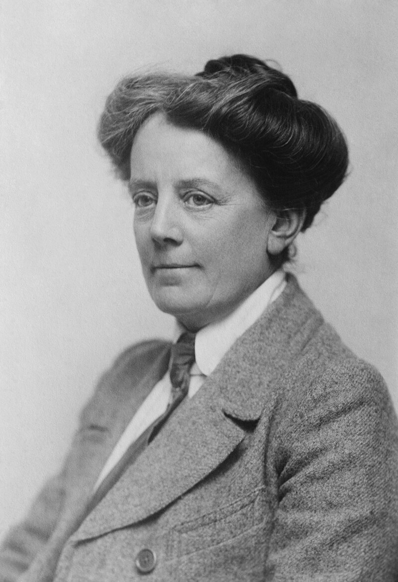 Carolyn Dobbin