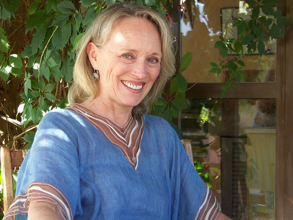 Catriona Lowe
