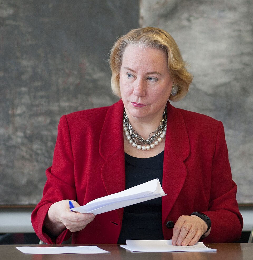 Dr Ann Olivarius