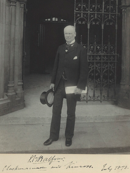 Dr James Kinross