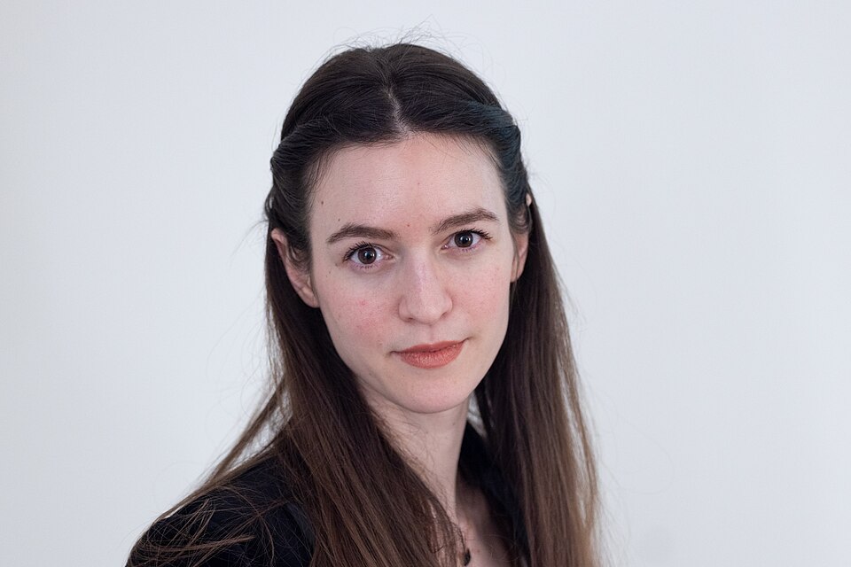 Dr Julia Ebner