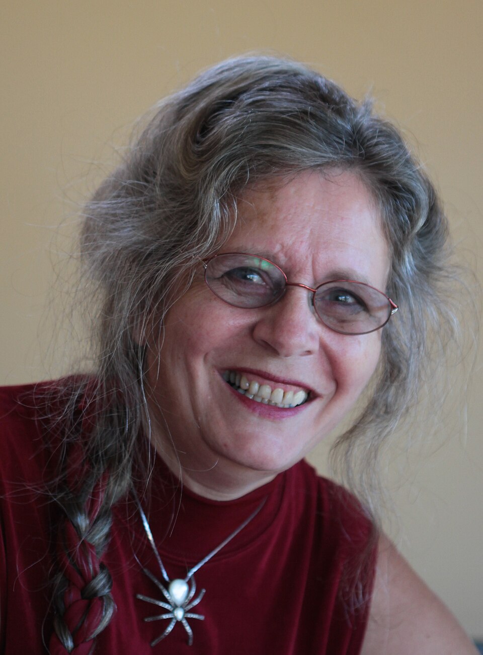 Dr Lynne Kelly