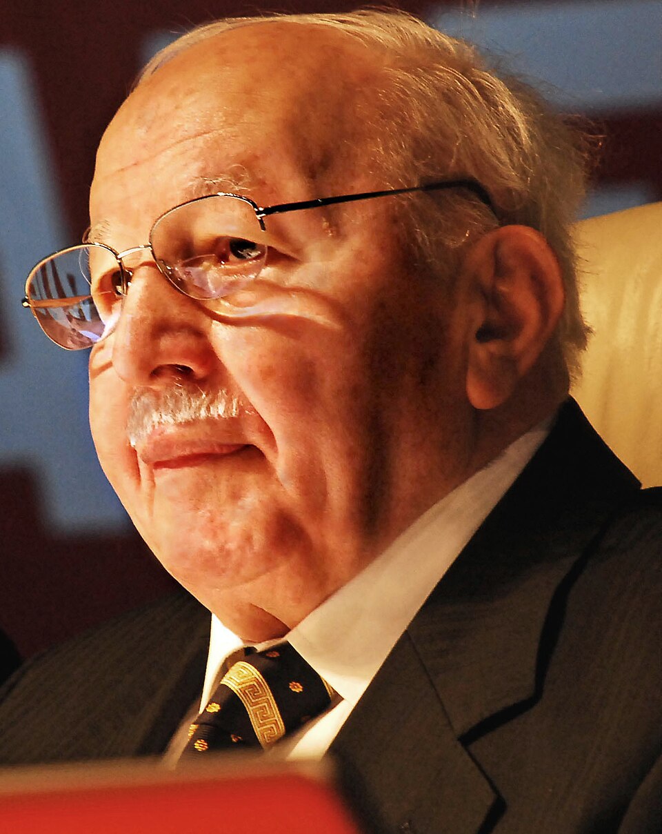 Dr Pelin Batur