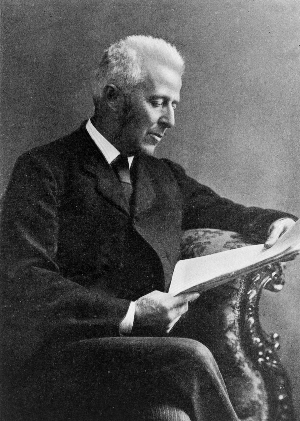 Dr Robert Hume