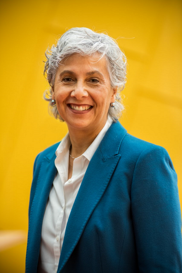 Dr Úna May