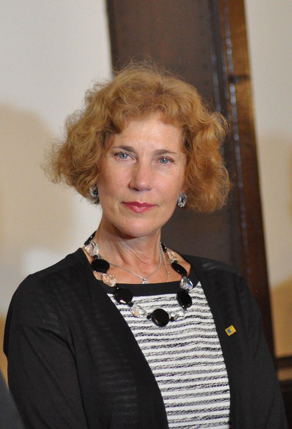 Elena Poptodorova