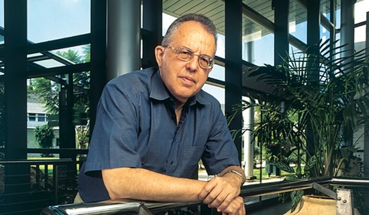 Elfi Harari