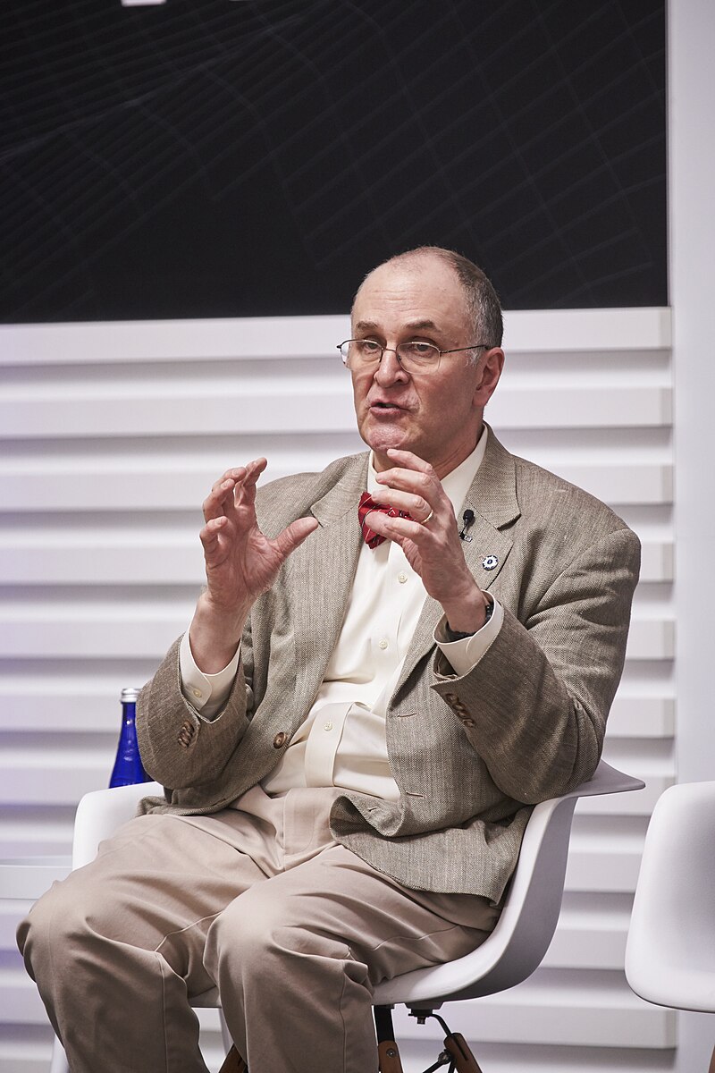 Eliot A Cohen