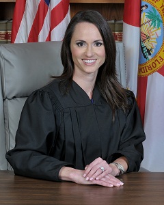 Elizabeth Cruz