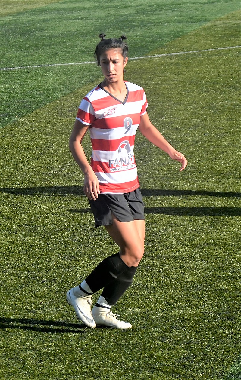 Esra Manya