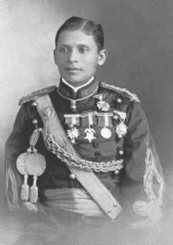 Esteban López