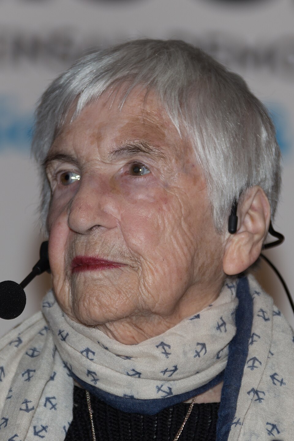 Esther Rudolf