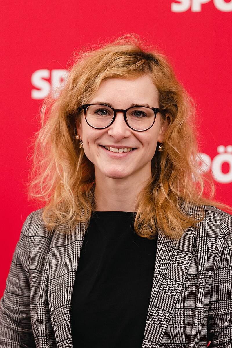 Eva-Maria Holzleitner
