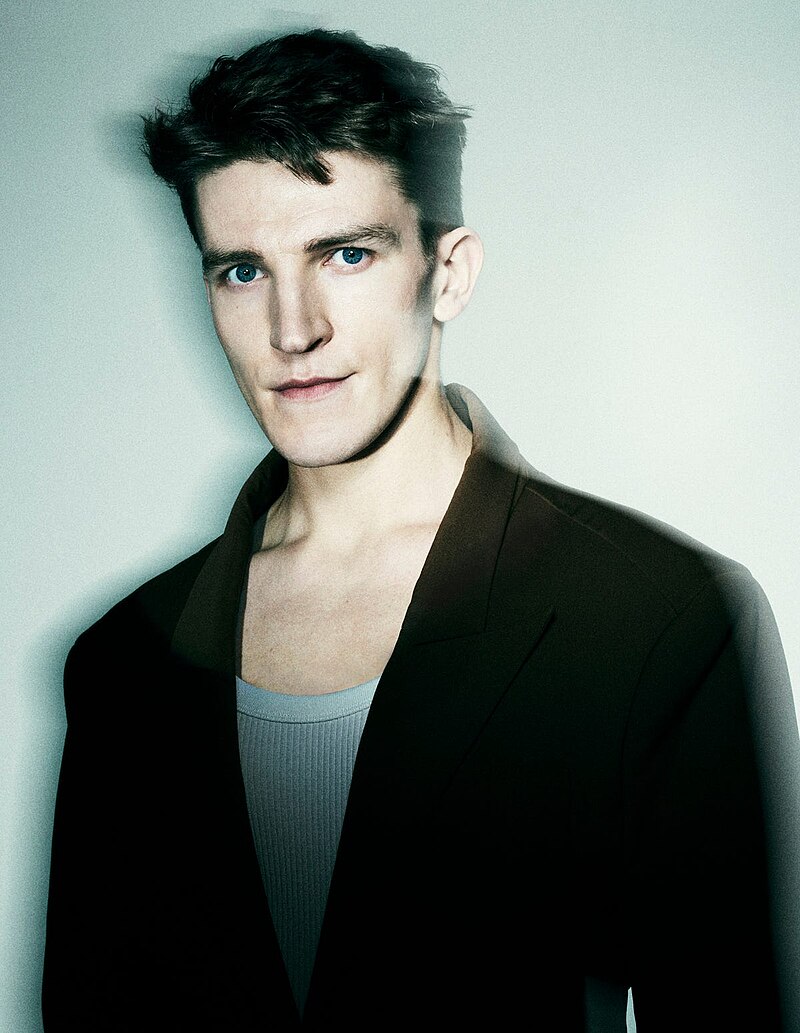 Ewan Mitchell