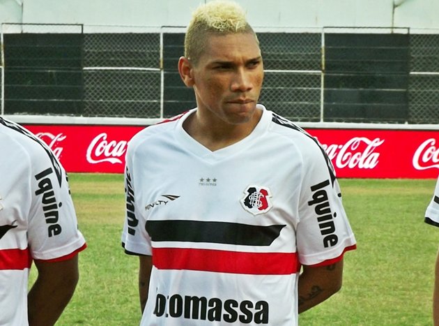 Flávio Back