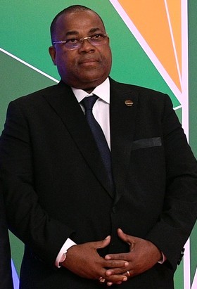 Francis Nkéa