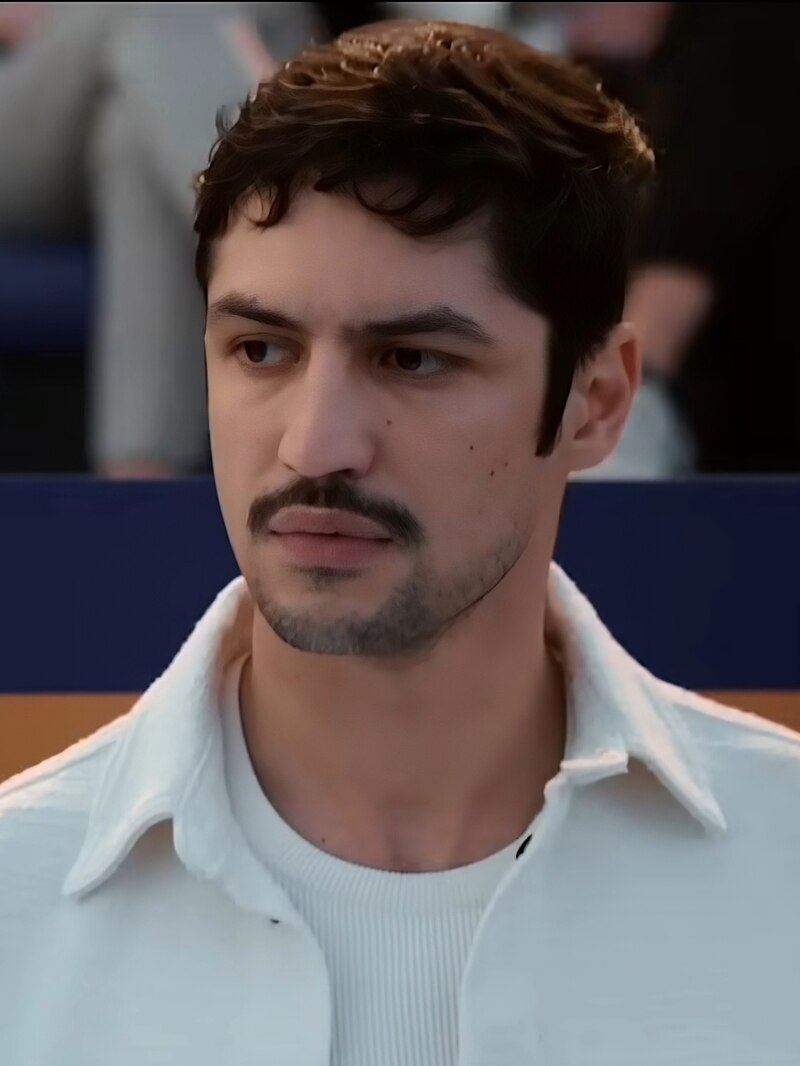 Gabriel Leone