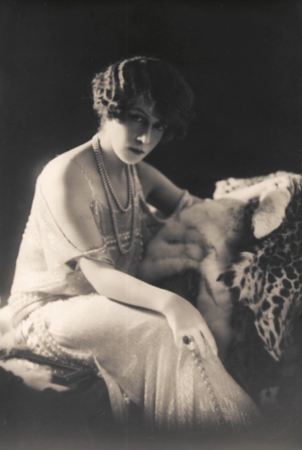 Genoveva Barros