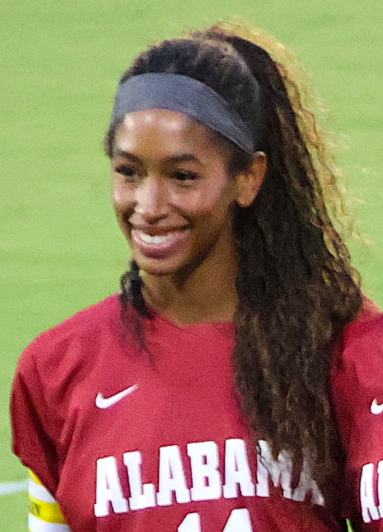 Gianna Lewis