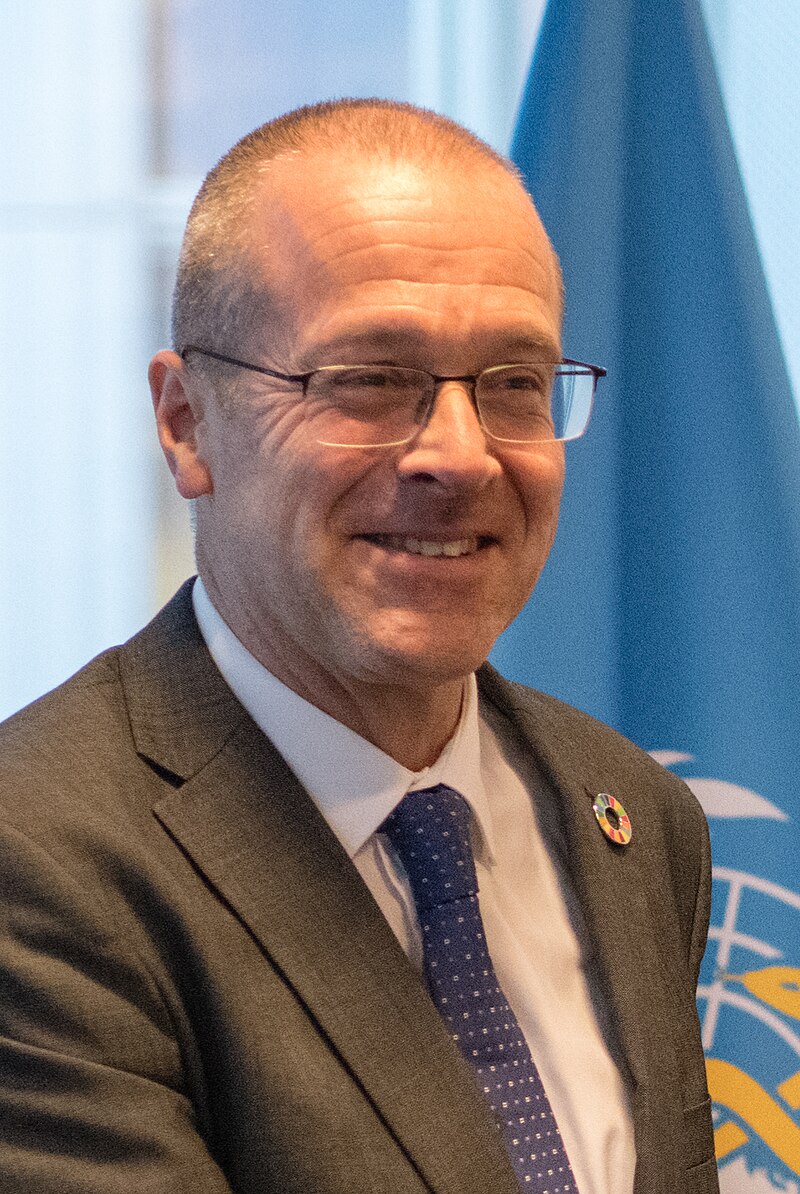 Hans P Kluge