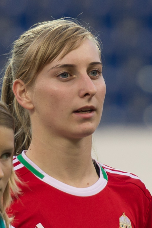Henrietta Csiszar
