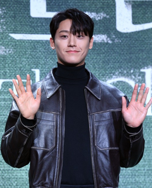 Hyun Lee