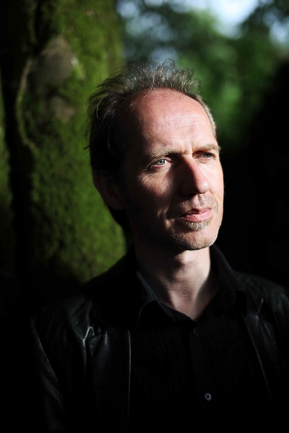 Iarla Ó Lionáird