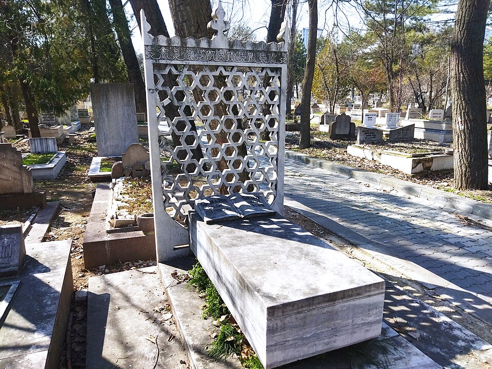 İsmail Namık Gedik
