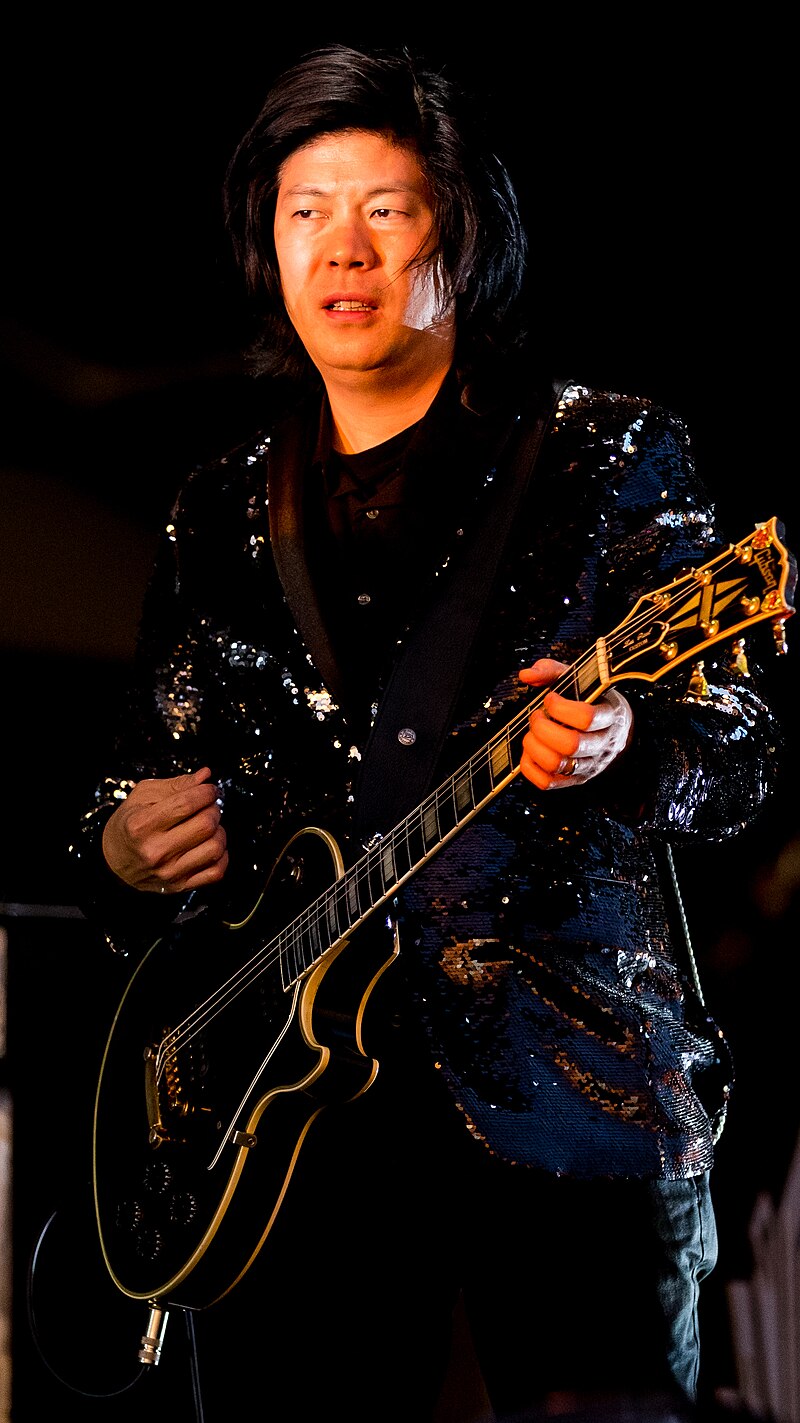 James Iha