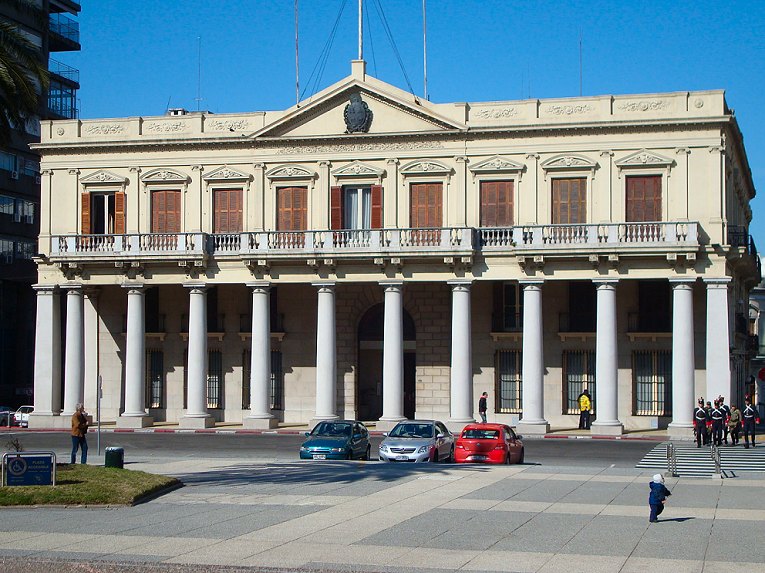 Julio Estévez