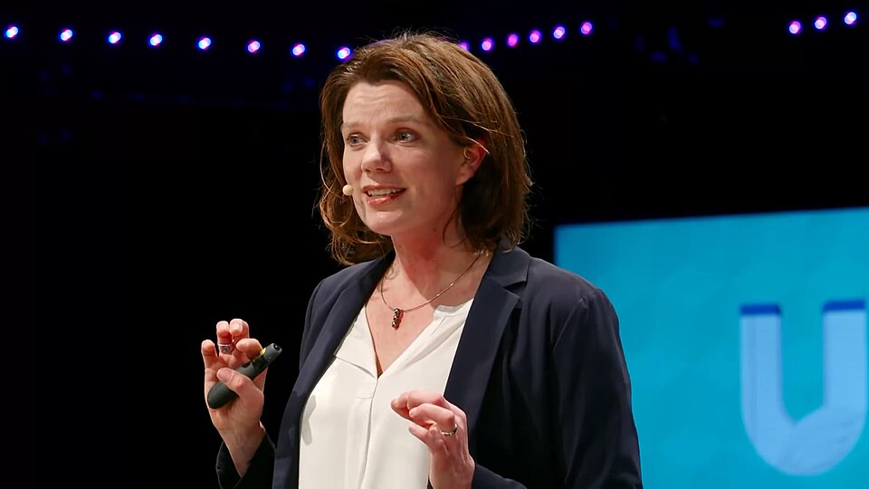 Karin Roelofs