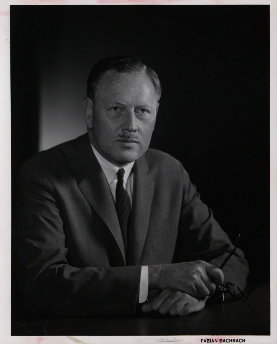 Kenneth E Seligson