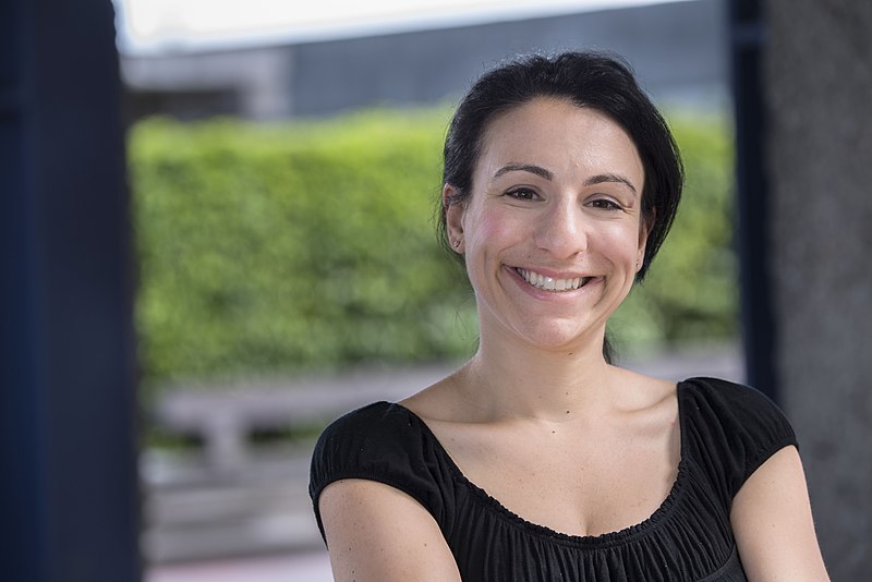 Lara B. Aknin
