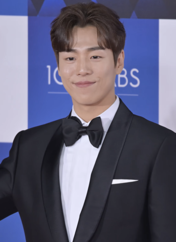 Lee Hyun Woo
