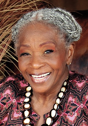 Leonor González