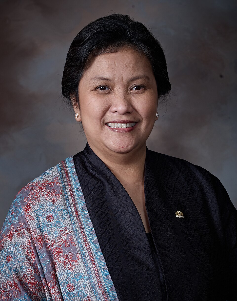 Lestari Moerdijat