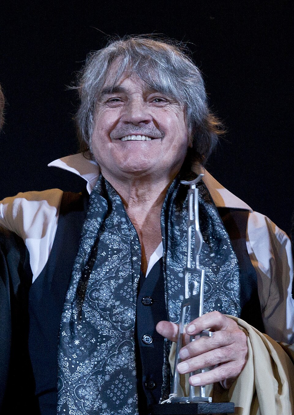 Lito Cruz