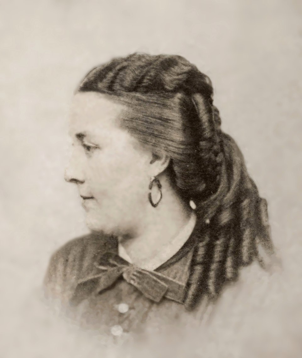 Lucy Lambert